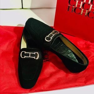 One day used, cashmere Carolina Herrera flats, black with gold lettering, size 6
